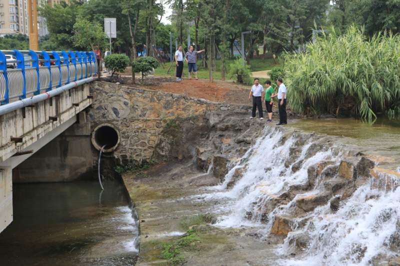 大河涨水小河满什么原理_小河卡通图片(3)